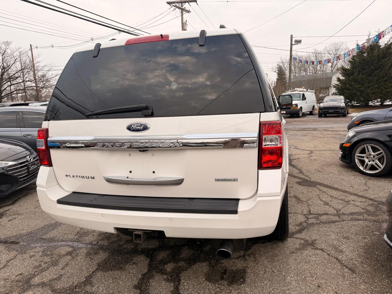 Ford Expedition 4WD 4dr Platinum 2016