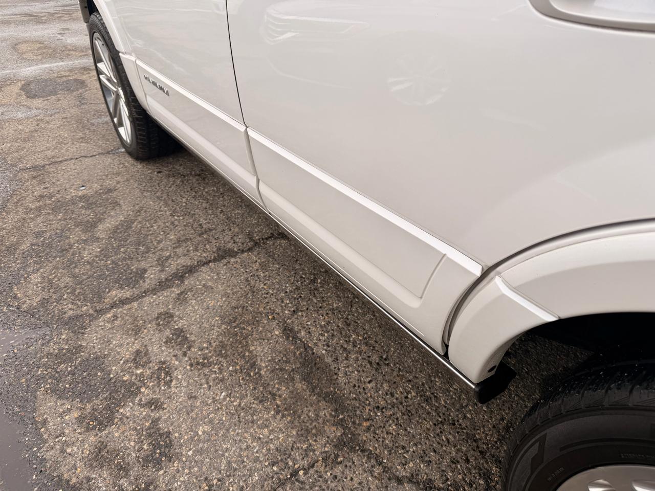 Ford Expedition 4WD 4dr Platinum 2016