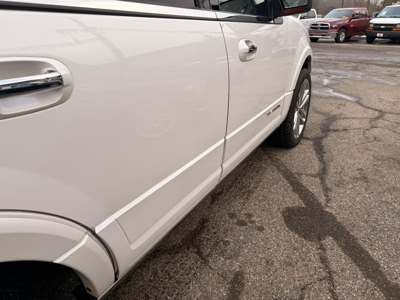 Ford Expedition 4WD 4dr Platinum 2016