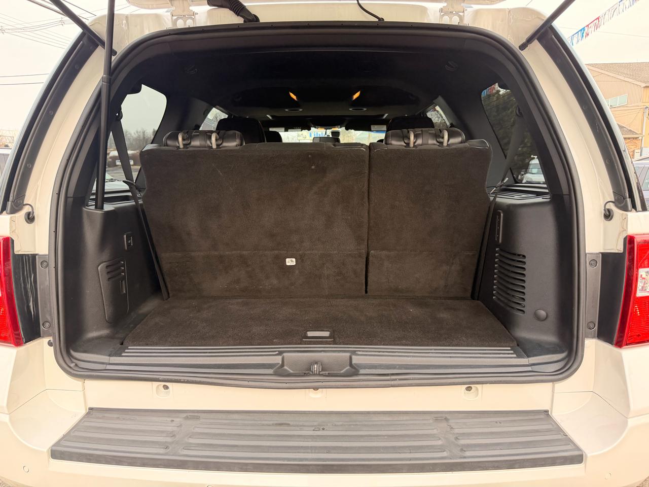 Ford Expedition 4WD 4dr Platinum 2016