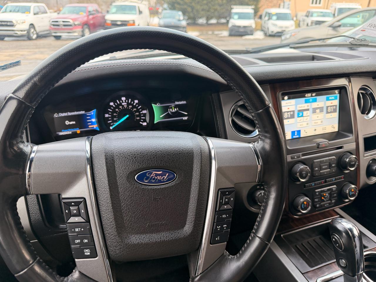 Ford Expedition 4WD 4dr Platinum 2016