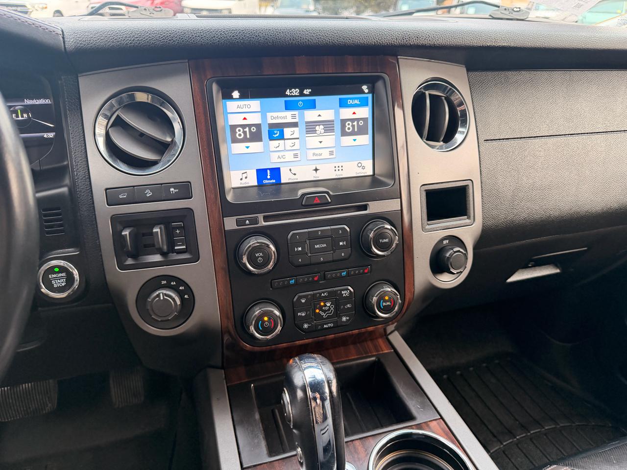 Ford Expedition 4WD 4dr Platinum 2016