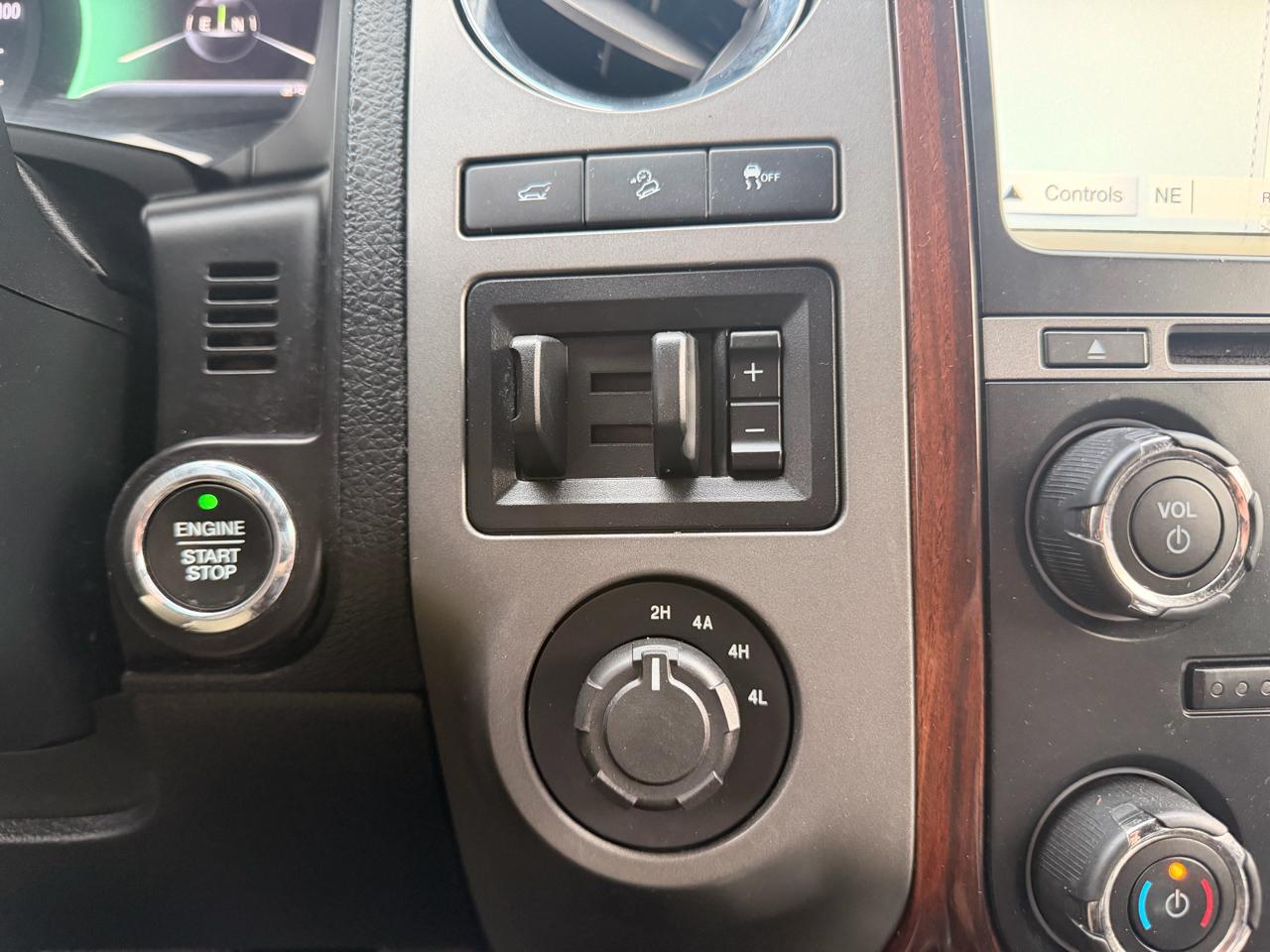 Ford Expedition 4WD 4dr Platinum 2016