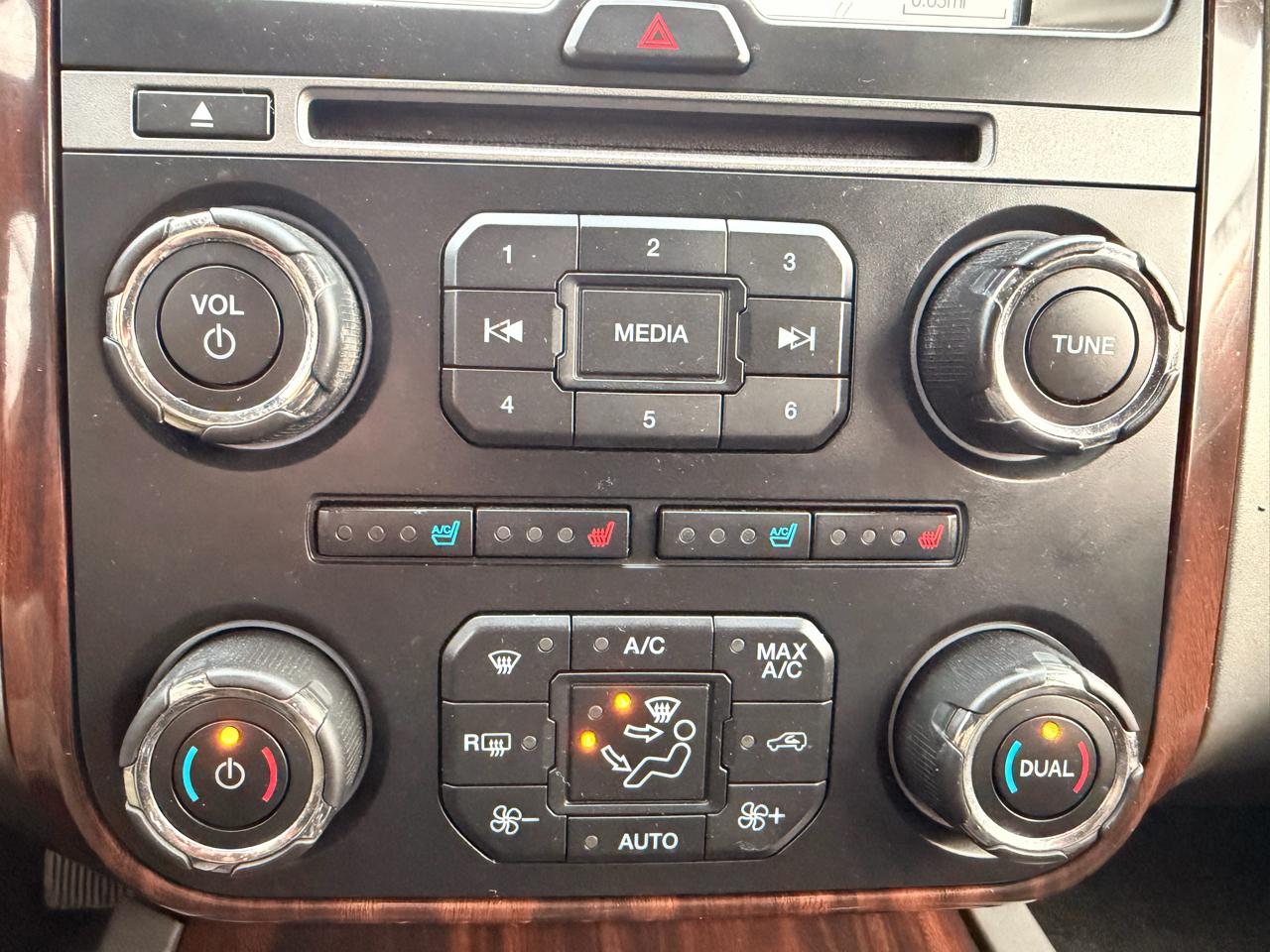 Ford Expedition 4WD 4dr Platinum 2016