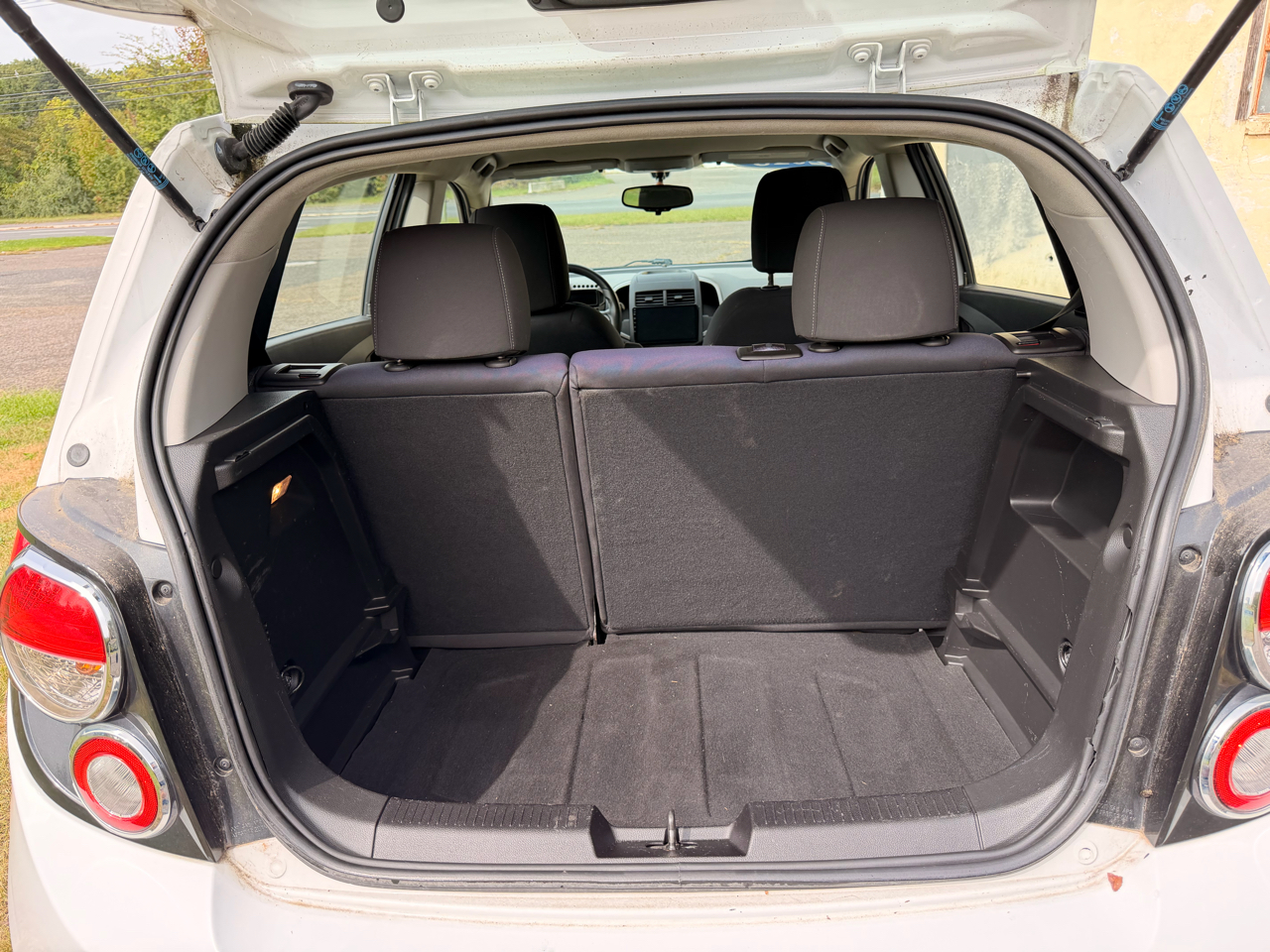 2015 Chevrolet Sonic LS photo 12