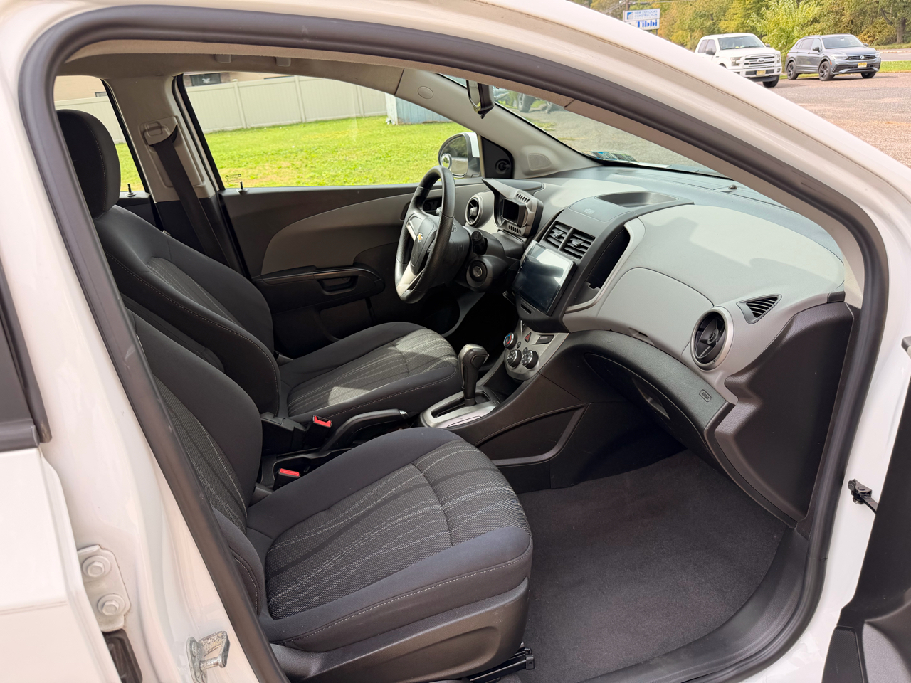 2015 Chevrolet Sonic LS photo 16