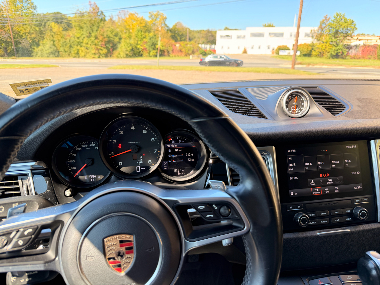 2017 Porsche Macan photo 23