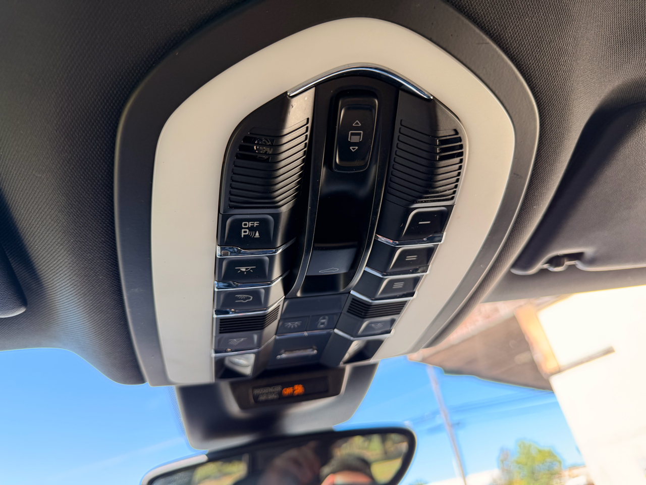 2017 Porsche Macan photo 28