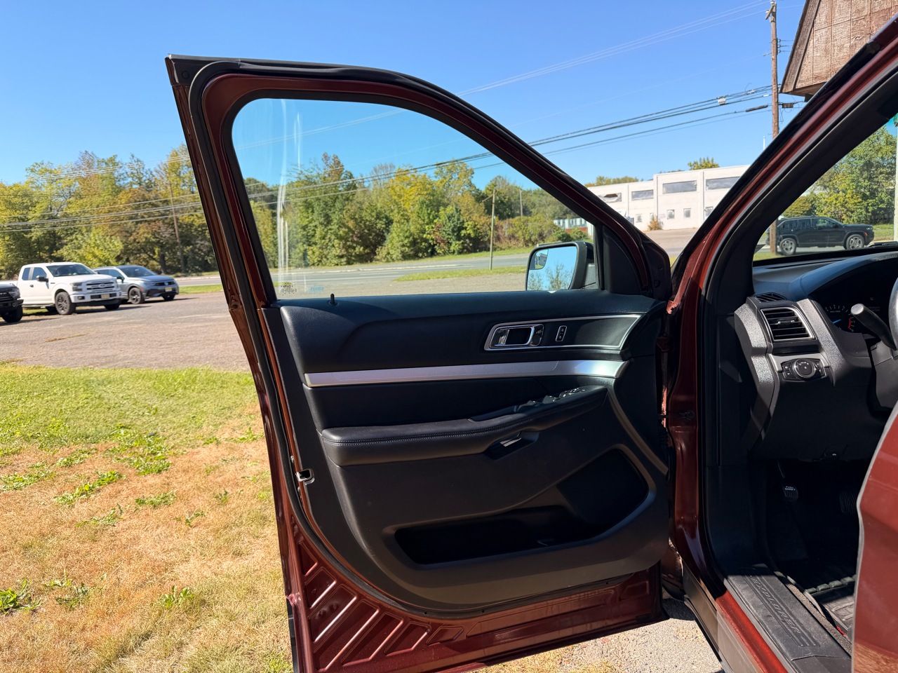 2016 Ford Explorer XLT photo 3