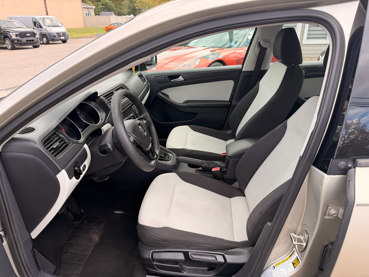 2015 Volkswagen Jetta 2.0 S photo 3