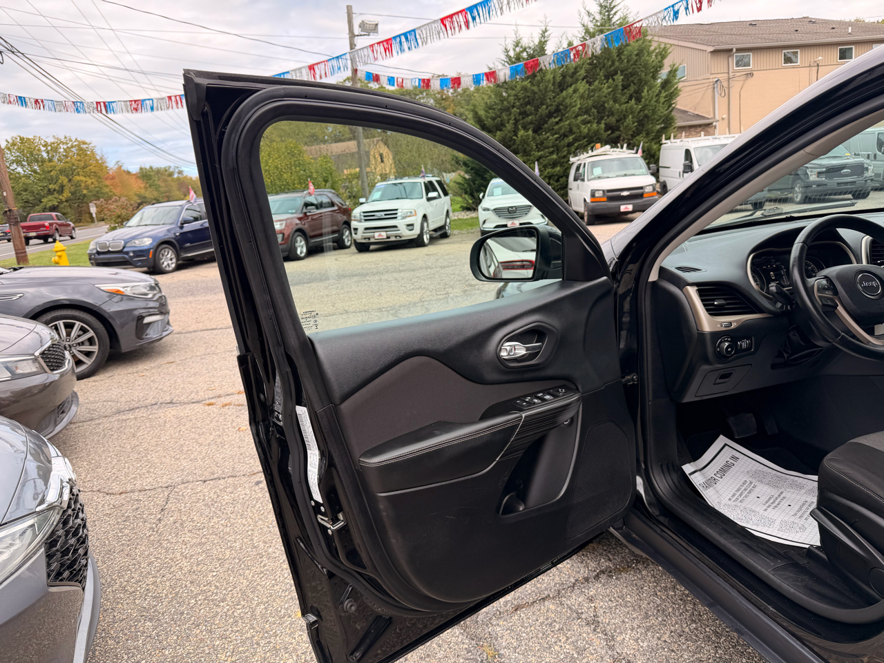 Jeep Cherokee 4WD 4dr Latitude 2014 Jeep Cherokee 4WD 4dr Latitude 2014