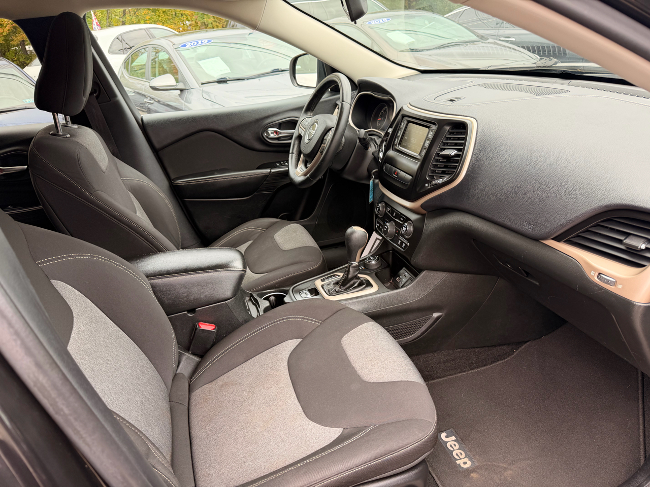 Jeep Cherokee 4WD 4dr Latitude 2014 Jeep Cherokee 4WD 4dr Latitude 2014