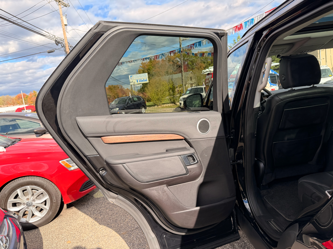 Land Rover Discovery HSE V6 Supercharged 2017 Land Rover Discovery HSE V6 Supercharged 2017