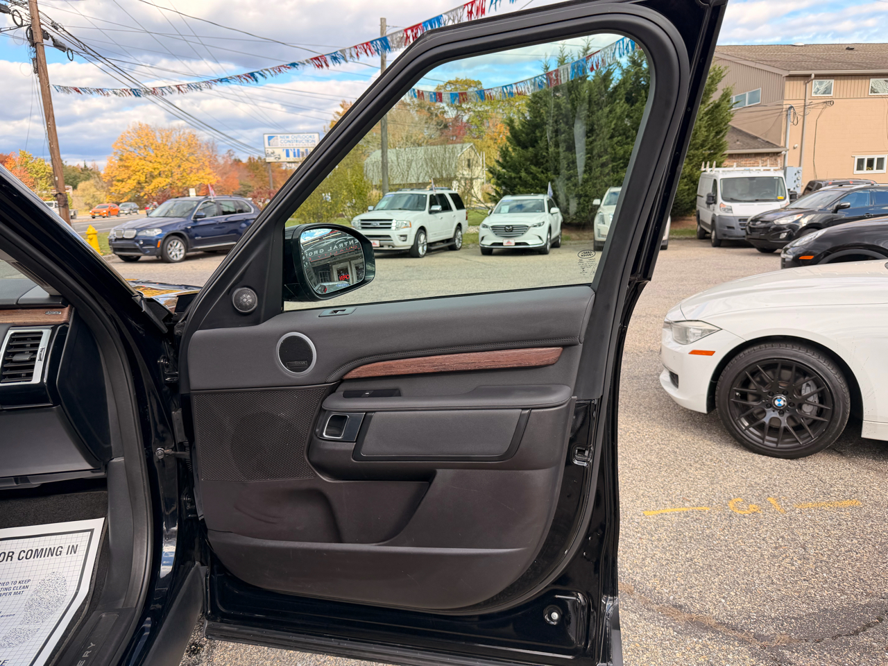 Land Rover Discovery HSE V6 Supercharged 2017 Land Rover Discovery HSE V6 Supercharged 2017