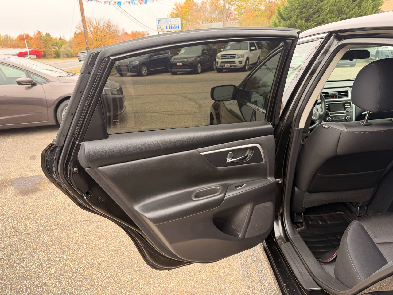 2017 Nissan Altima 2.5 SR photo 4