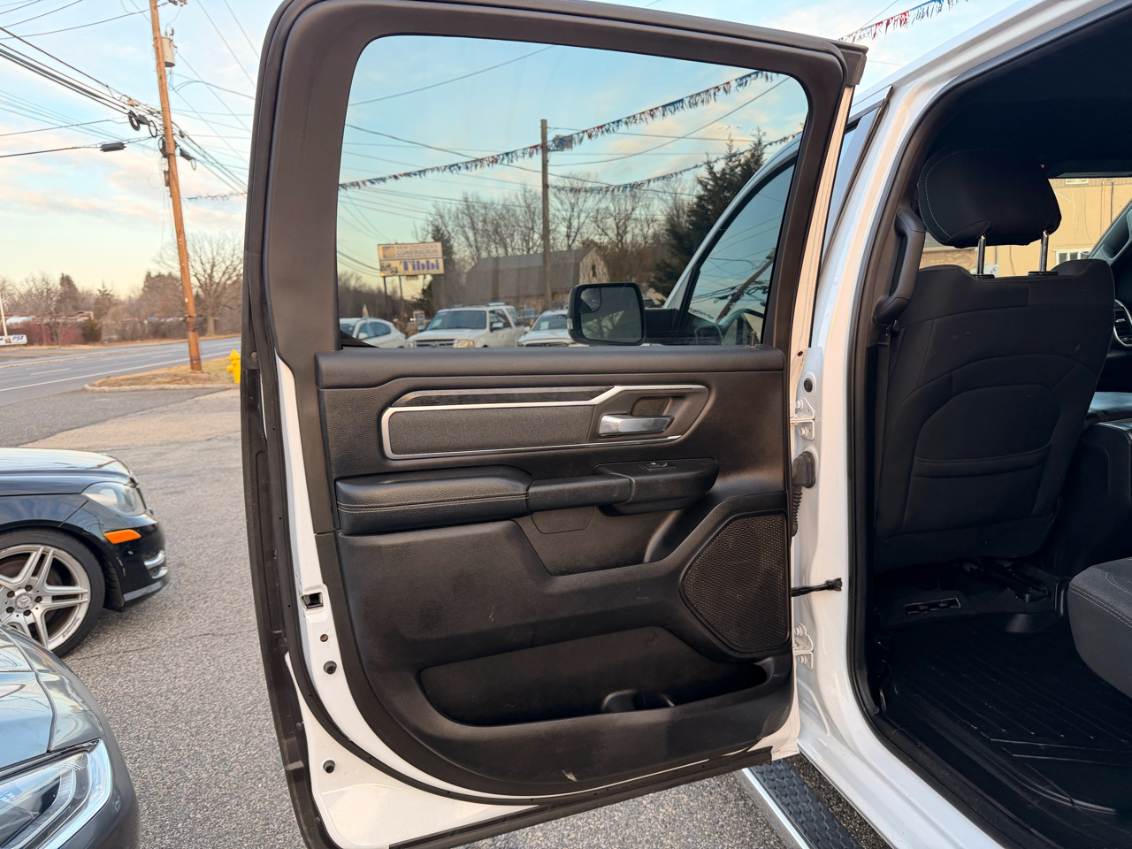 RAM 1500 Big Horn/Lone Star 4x4 Crew Cab 5'7" Box 2019
