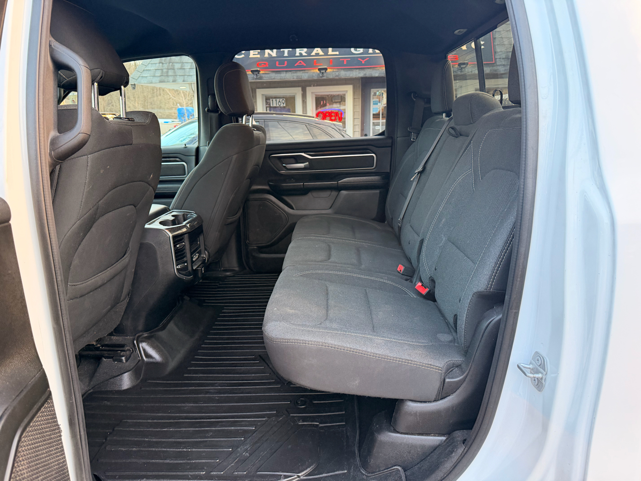 RAM 1500 Big Horn/Lone Star 4x4 Crew Cab 5'7" Box 2019