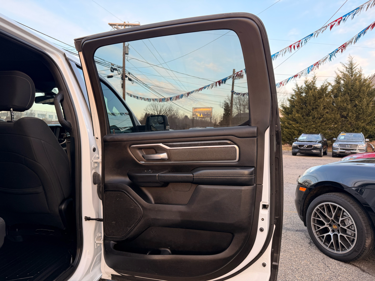 RAM 1500 Big Horn/Lone Star 4x4 Crew Cab 5'7" Box 2019