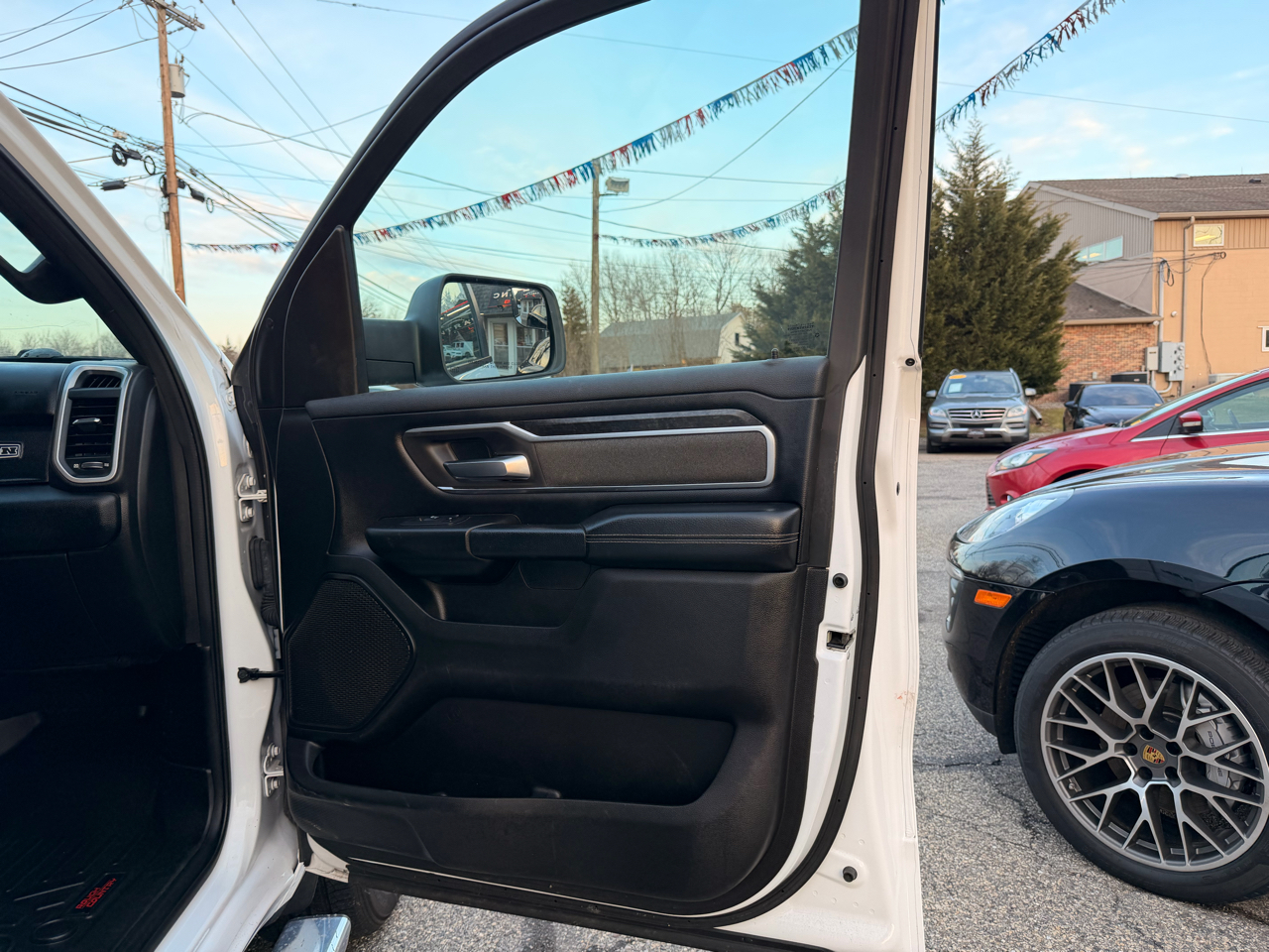 RAM 1500 Big Horn/Lone Star 4x4 Crew Cab 5'7" Box 2019