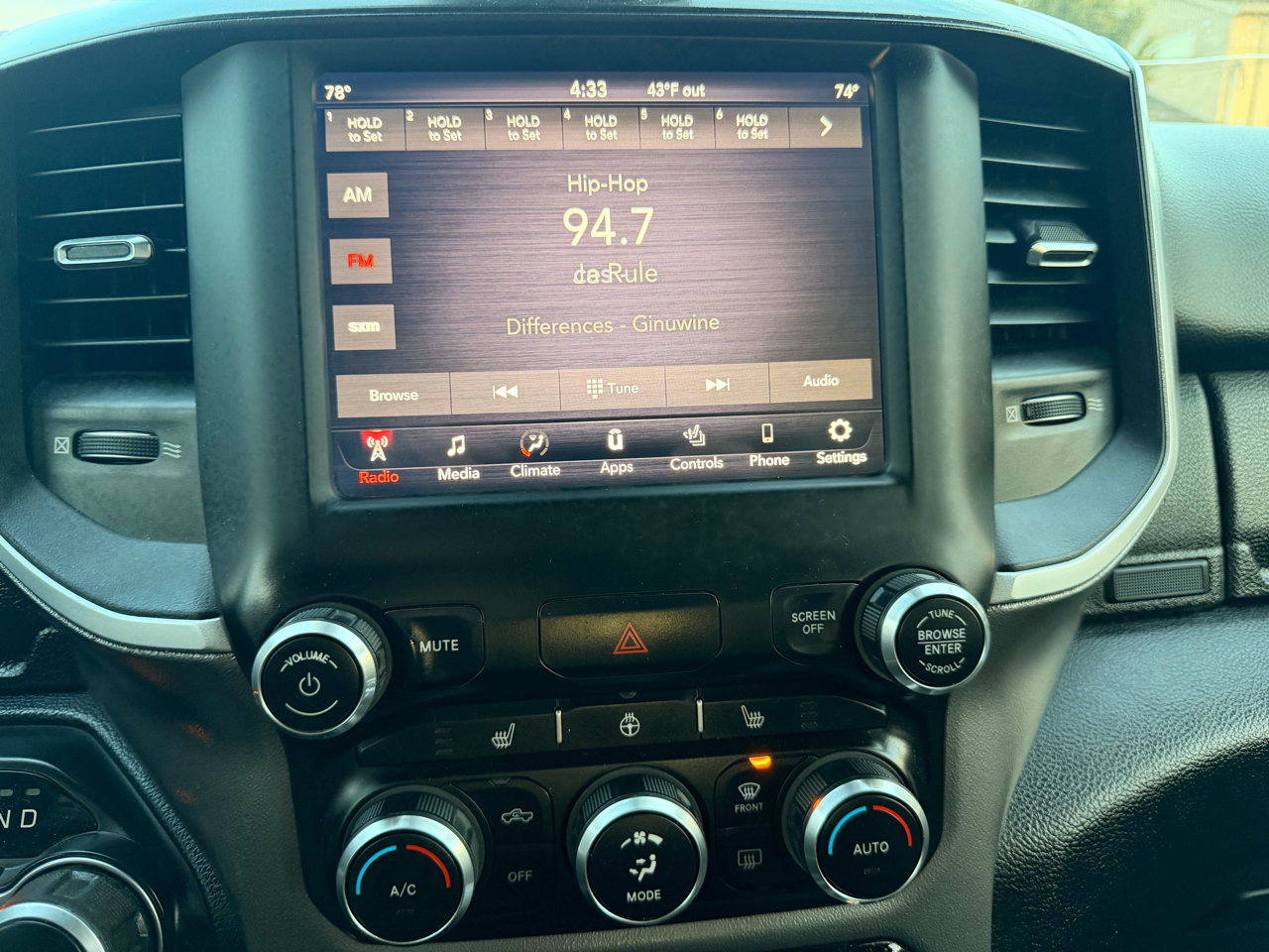 RAM 1500 Big Horn/Lone Star 4x4 Crew Cab 5'7" Box 2019