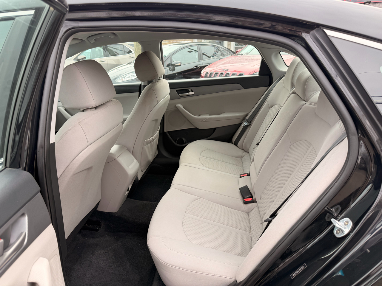 Hyundai Sonata SE 2.4L 2018