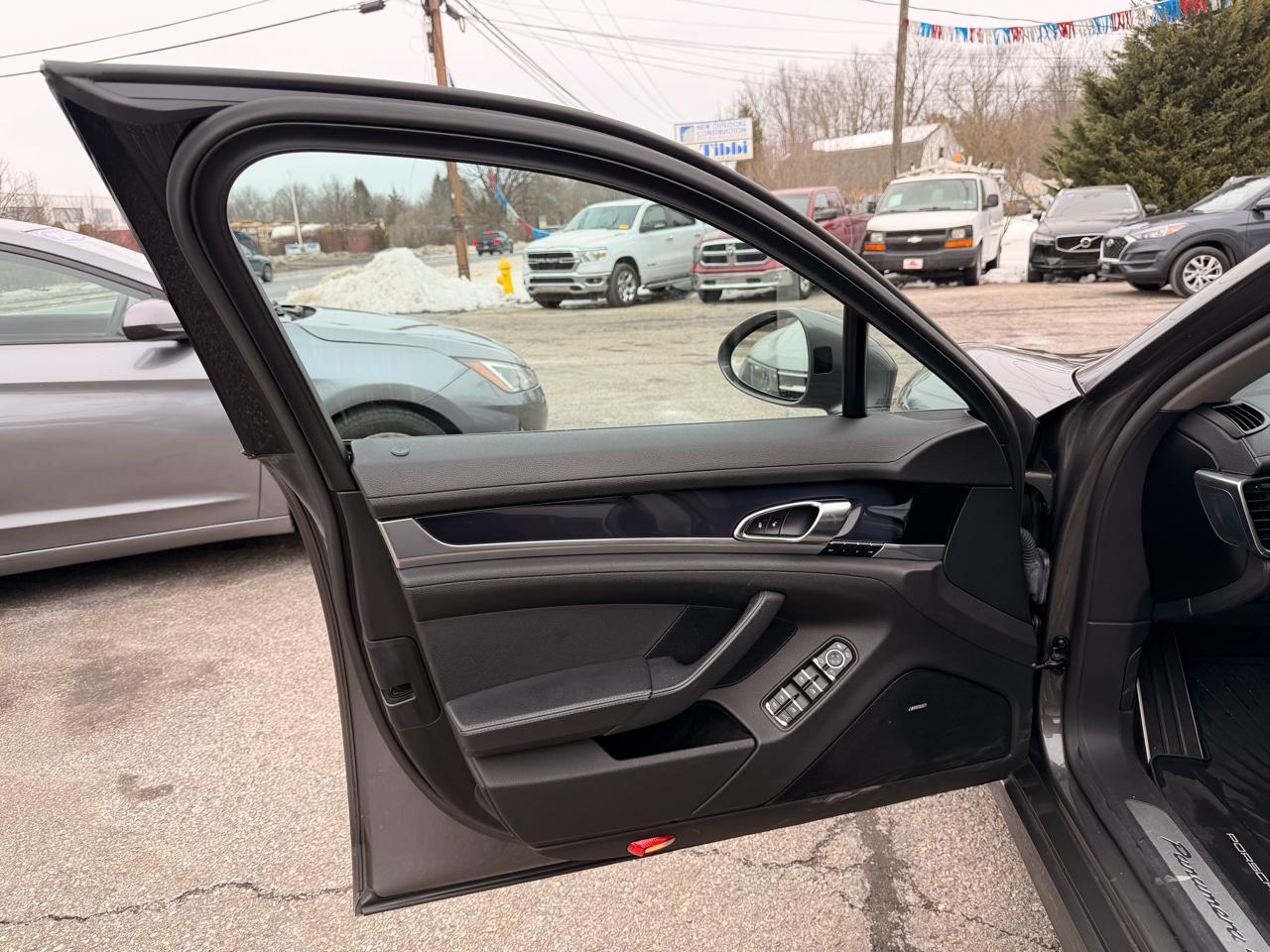 Porsche Panamera 4dr HB 4 2015