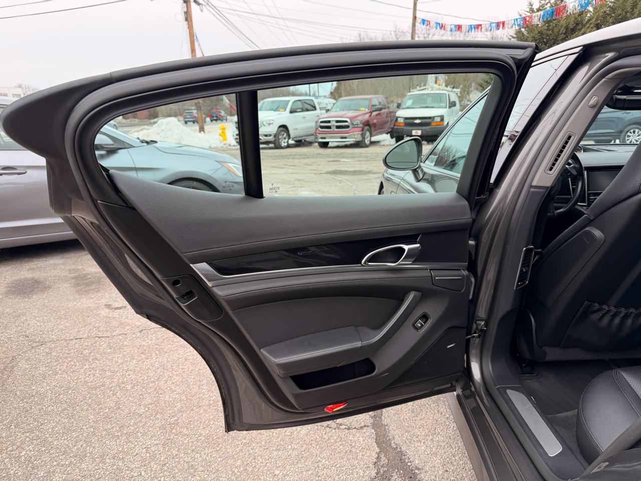 Porsche Panamera 4dr HB 4 2015