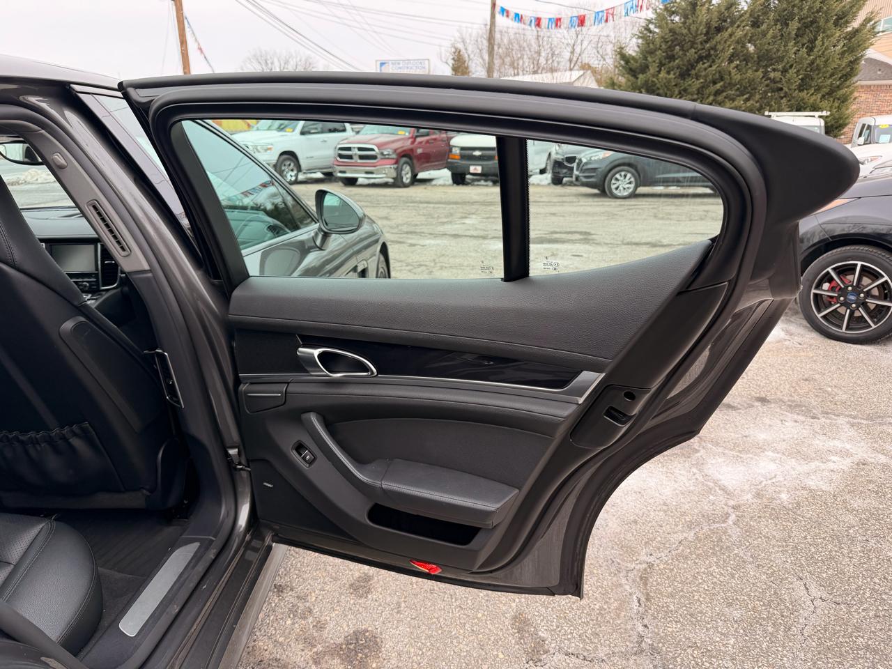 Porsche Panamera 4dr HB 4 2015