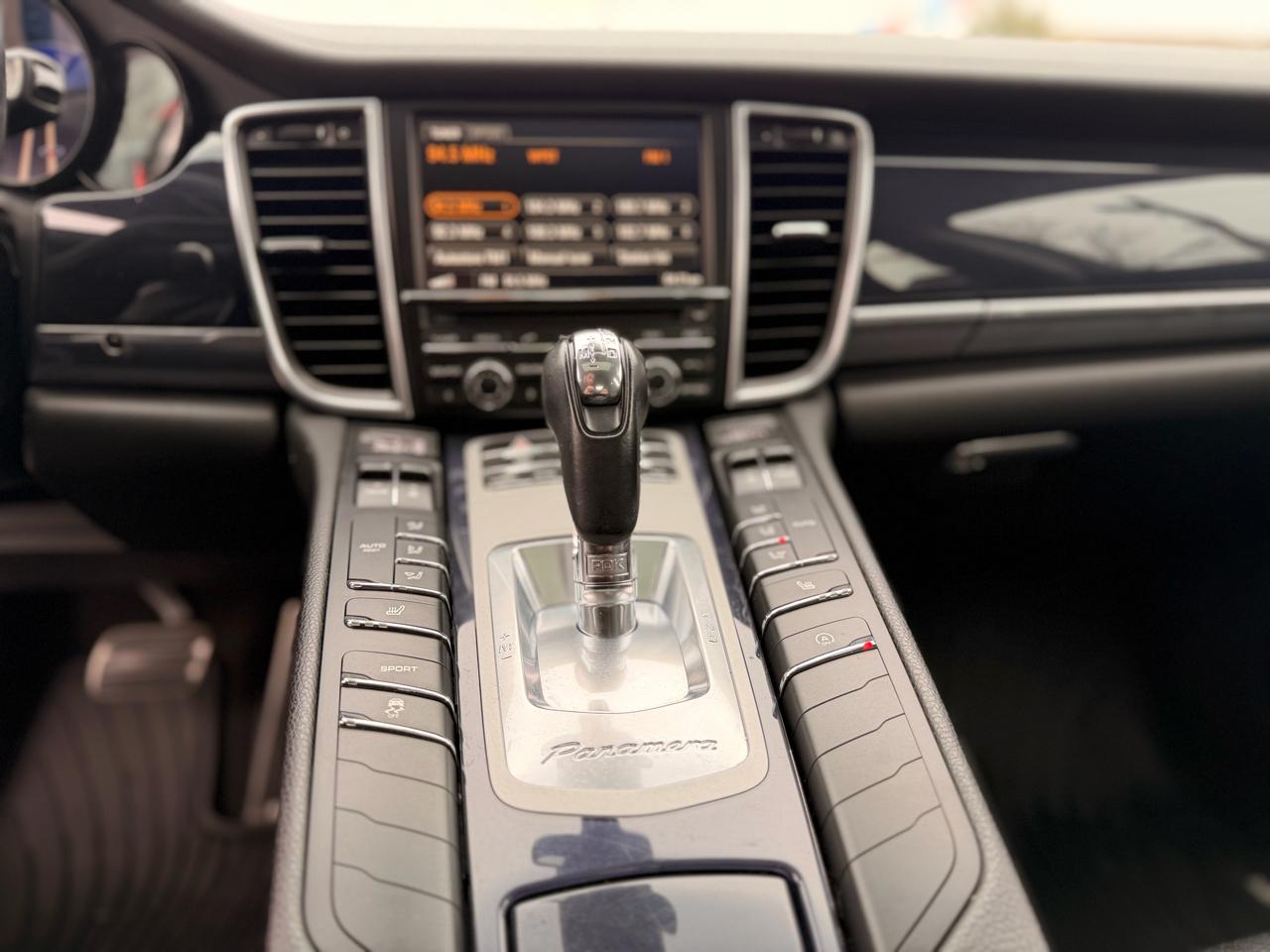 Porsche Panamera 4dr HB 4 2015