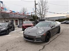 2015 Porsche Panamera 