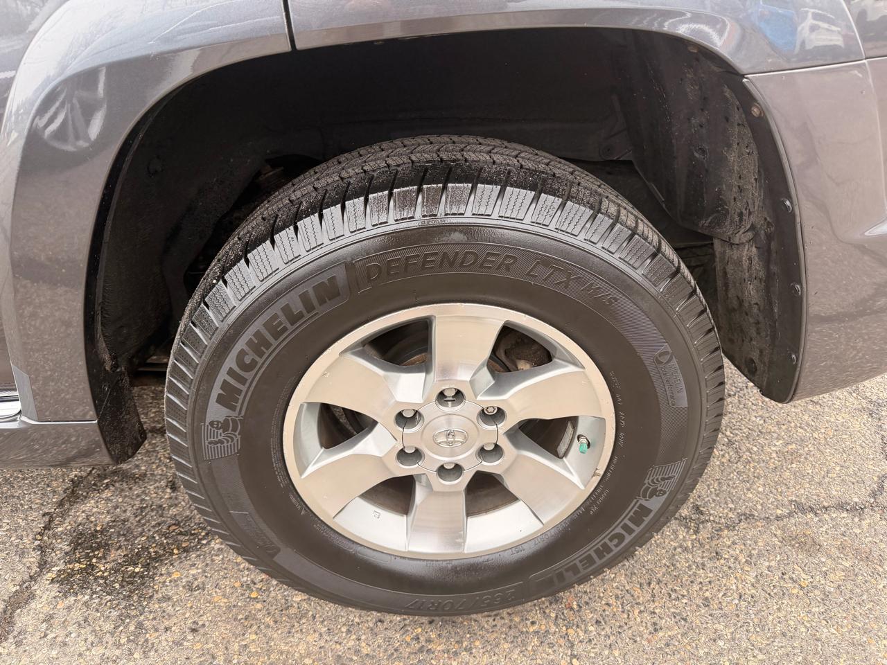 Toyota 4Runner 4WD 4dr V6 Limited (Natl) 2012