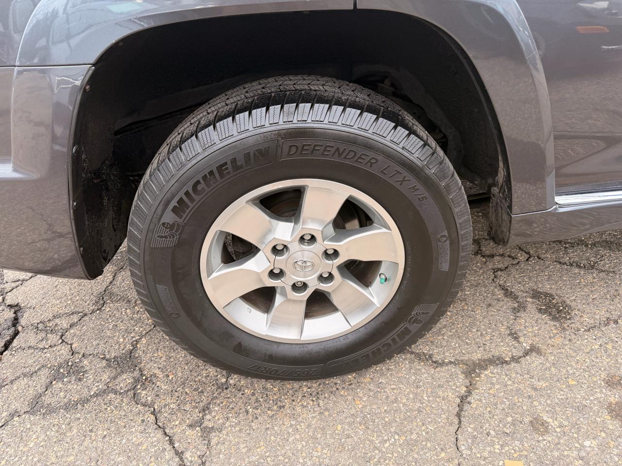 Toyota 4Runner 4WD 4dr V6 Limited (Natl) 2012