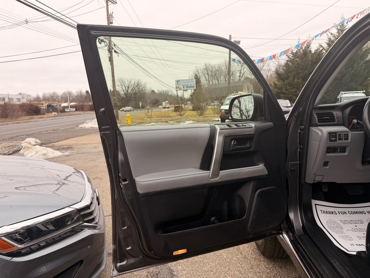 Toyota 4Runner 4WD 4dr V6 Limited (Natl) 2012