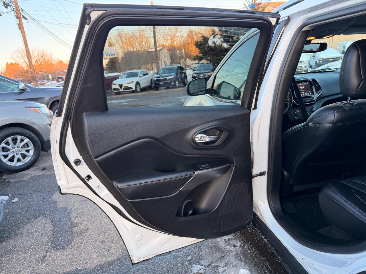 Jeep Cherokee Limited FWD 2020