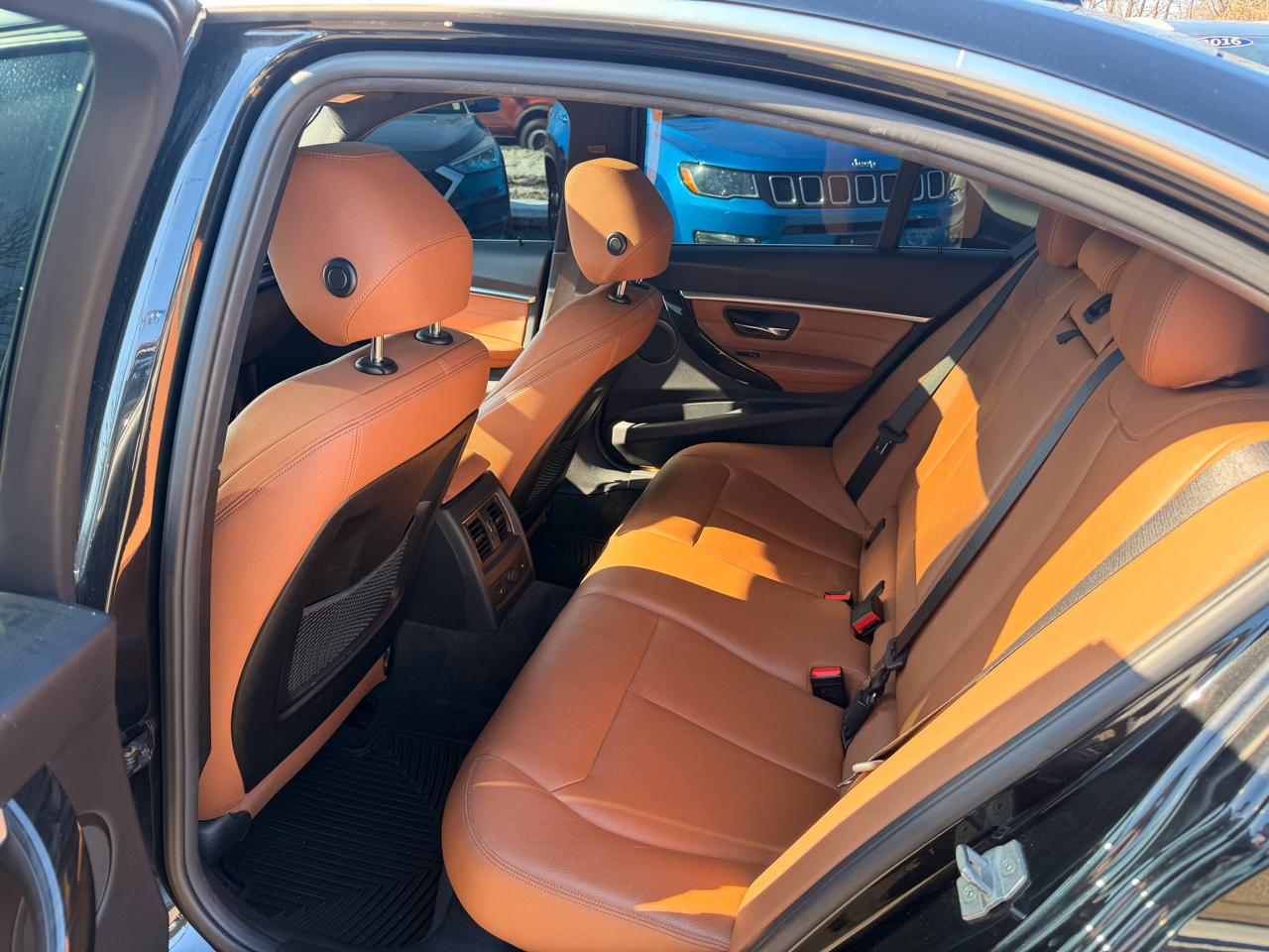 BMW 3 Series 330i xDrive Sedan 2017