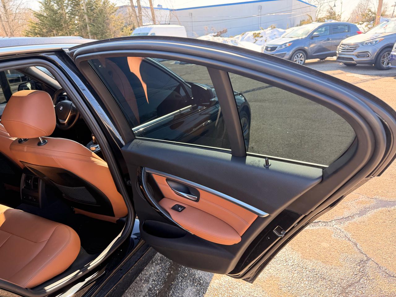 BMW 3 Series 330i xDrive Sedan 2017