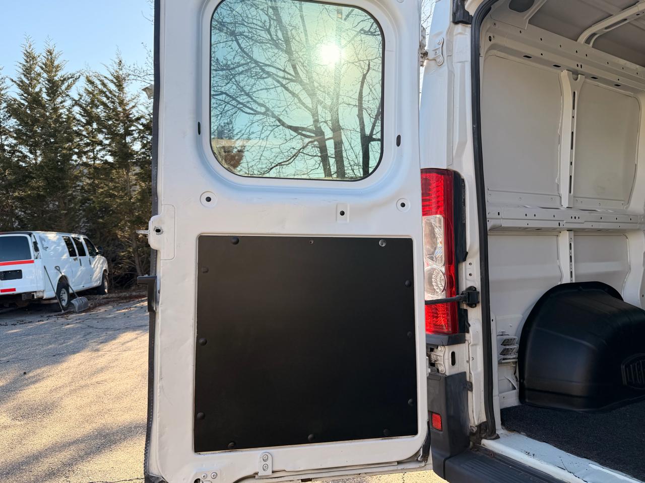 RAM ProMaster Cargo Van 1500 Low Roof 136" WB 2016