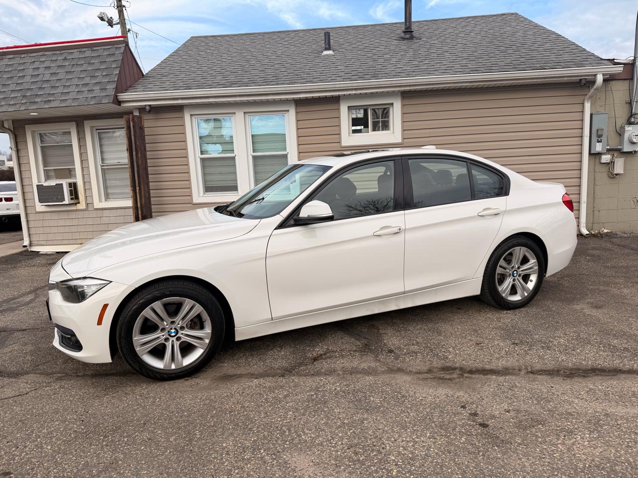 BMW 3 Series 4dr Sdn 328i xDrive AWD SULEV South Africa 2016