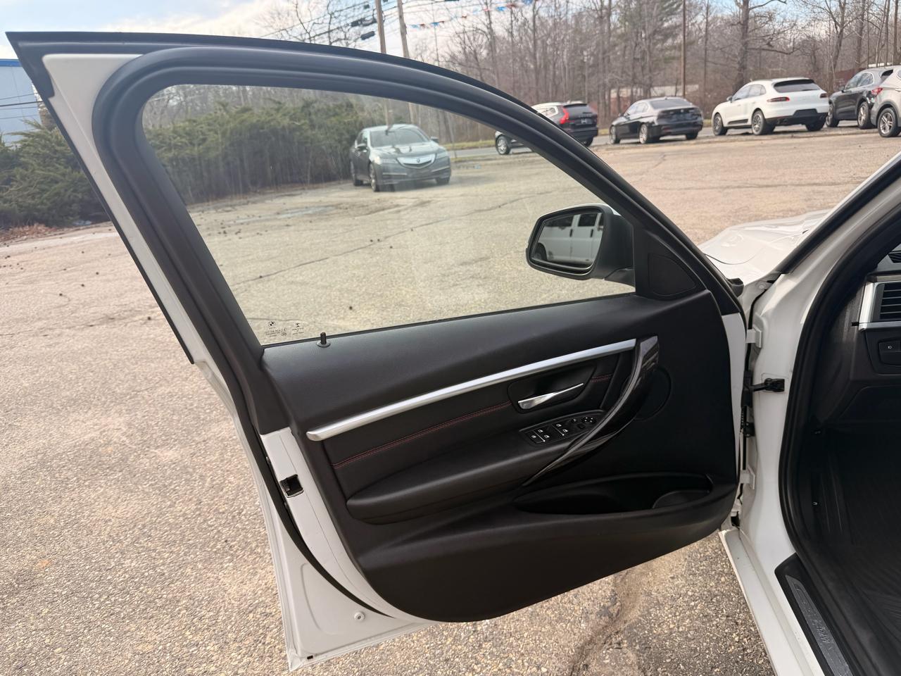 BMW 3 Series 4dr Sdn 328i xDrive AWD SULEV South Africa 2016