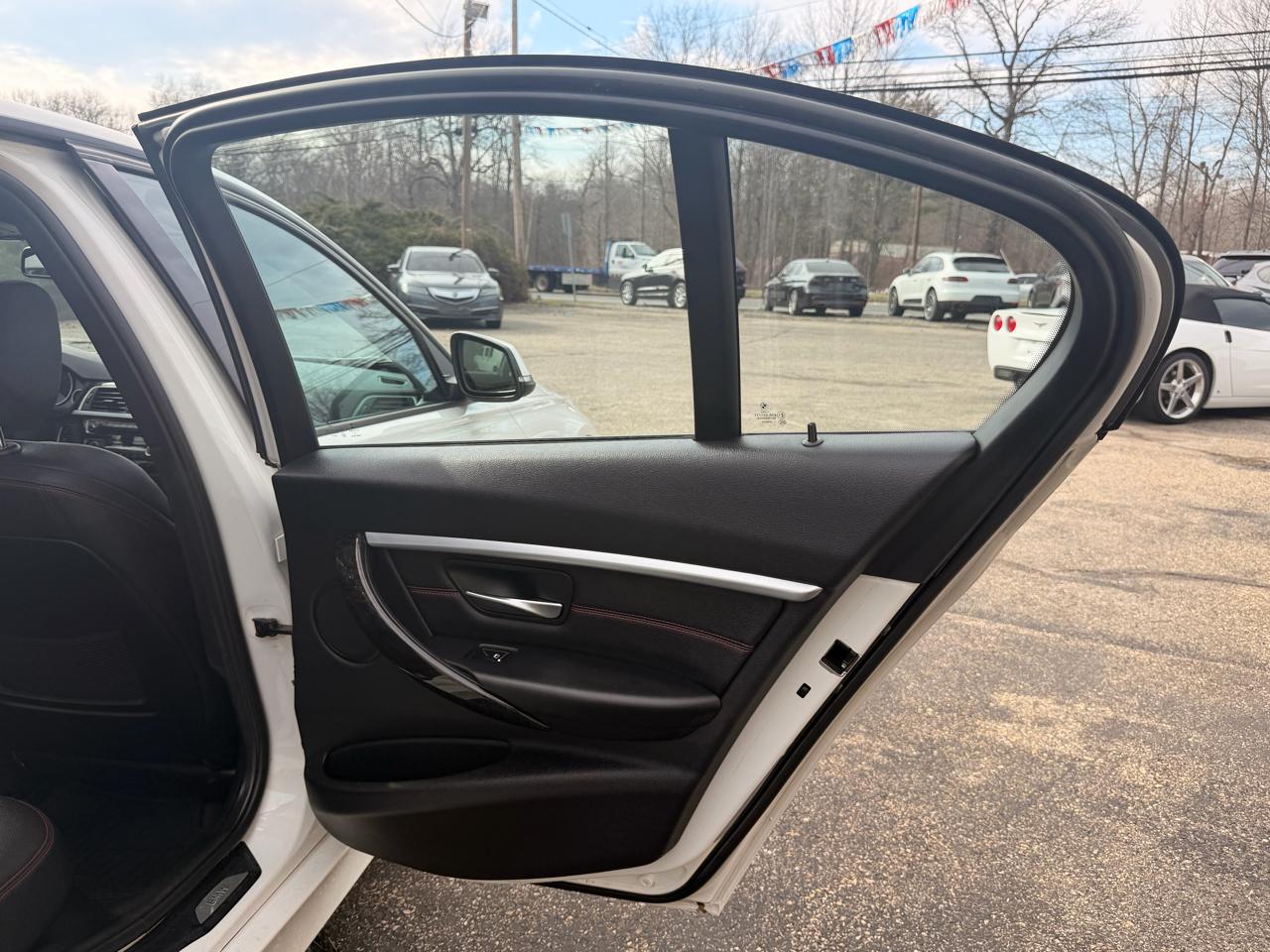 BMW 3 Series 4dr Sdn 328i xDrive AWD SULEV South Africa 2016