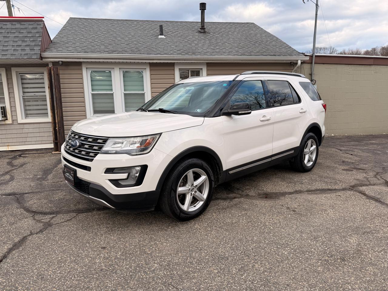 Ford Explorer 4WD 4dr XLT 2016