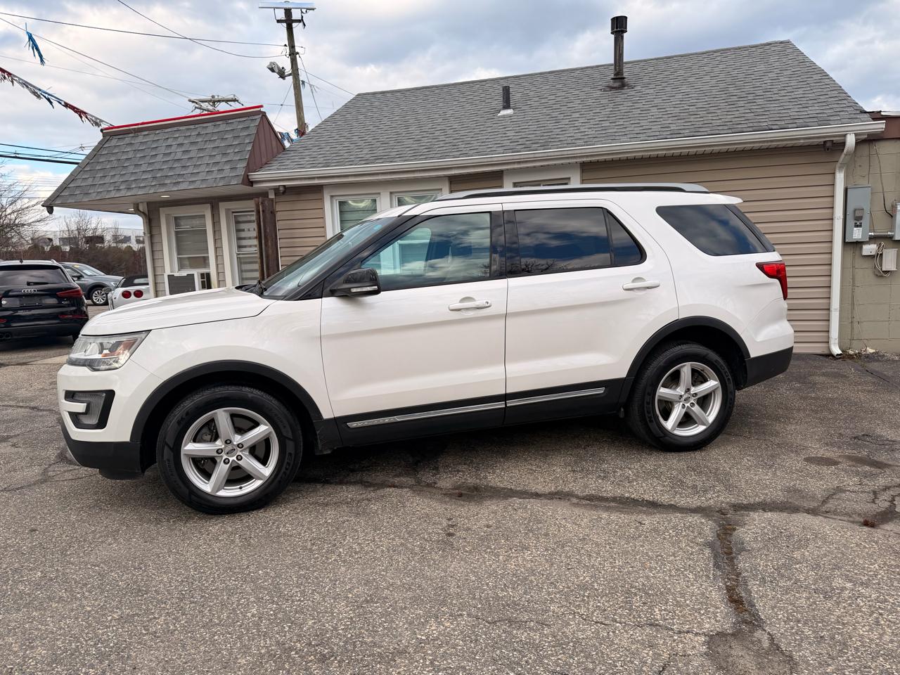 Ford Explorer 4WD 4dr XLT 2016