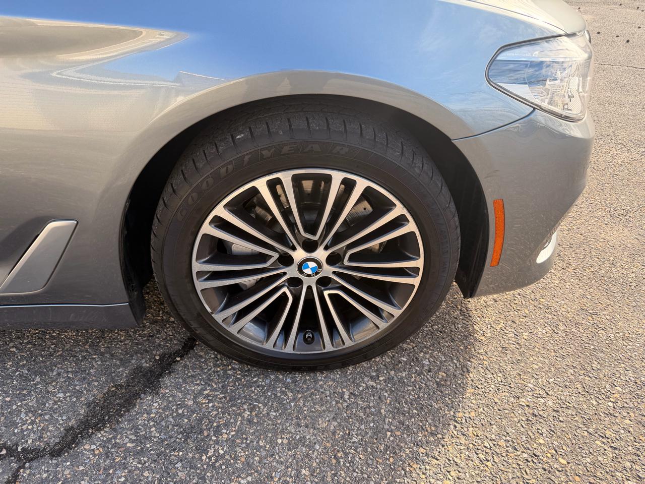 BMW 5 Series 530i xDrive Sedan 2017