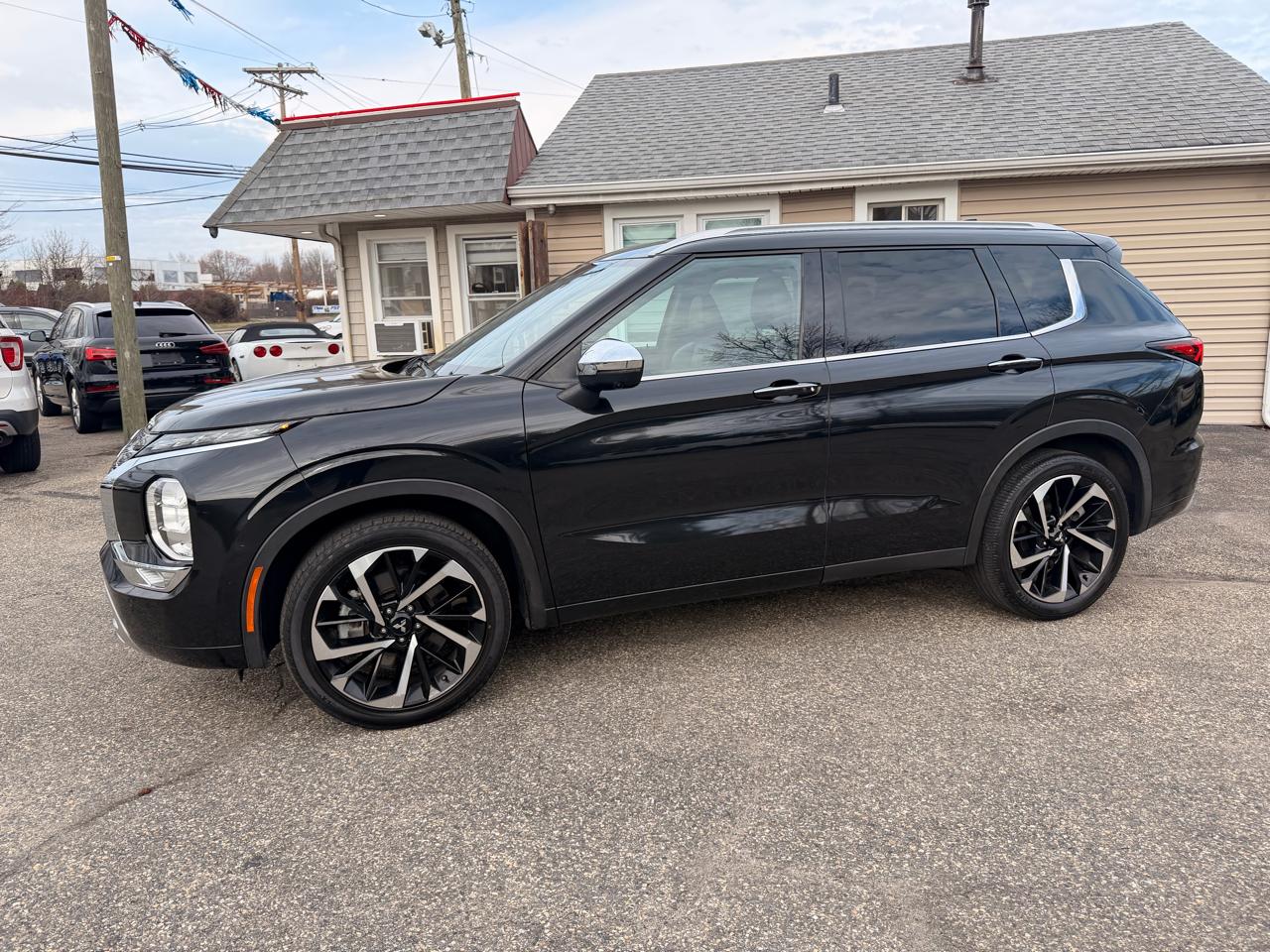 Mitsubishi Outlander SEL FWD 2022