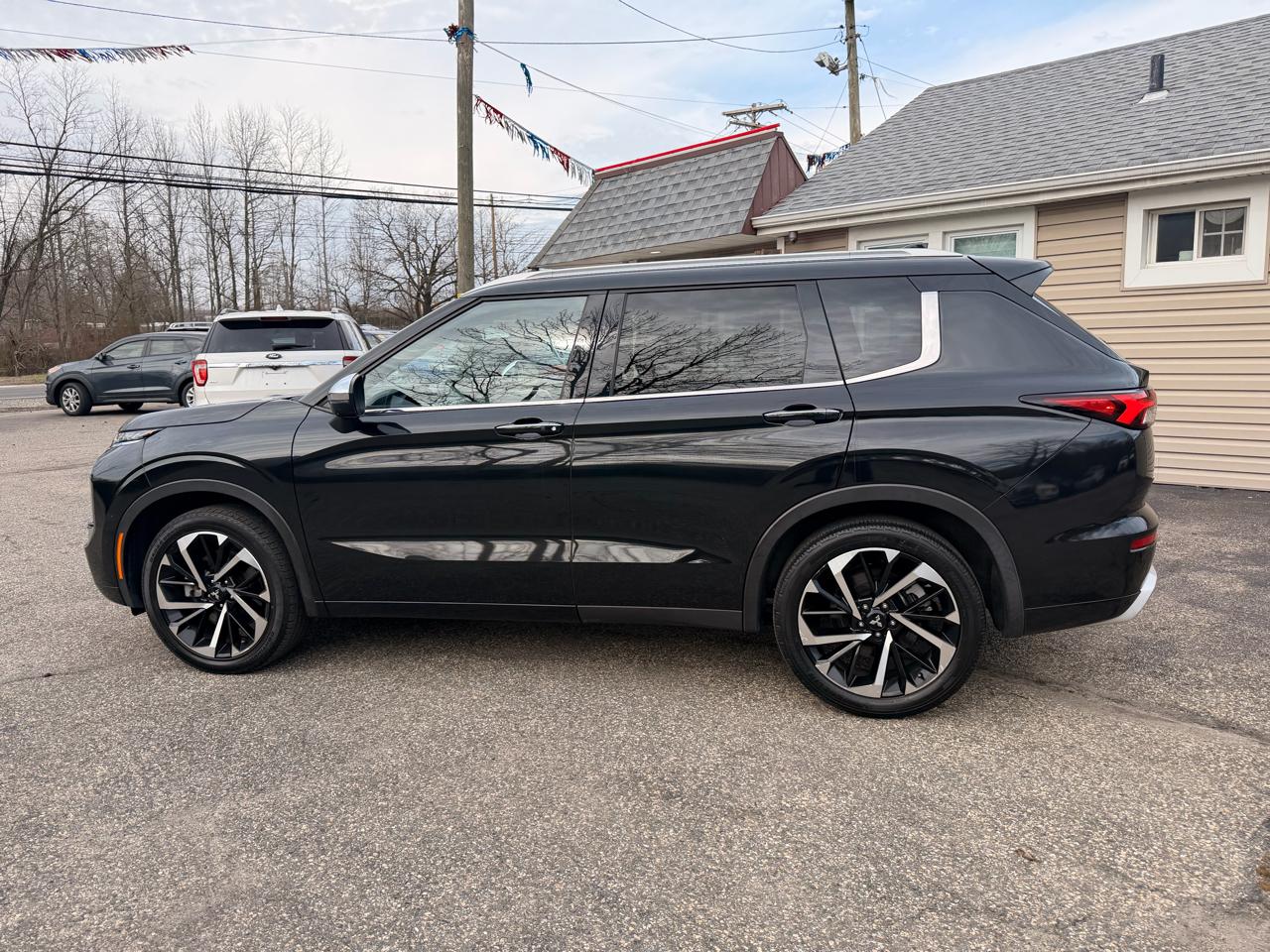 Mitsubishi Outlander SEL FWD 2022