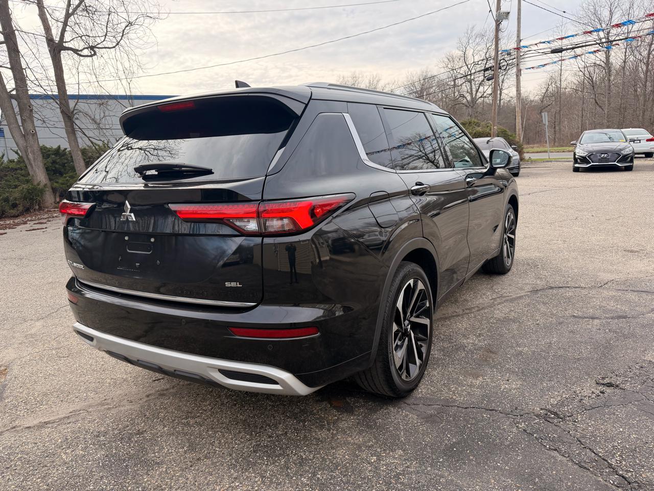 Mitsubishi Outlander SEL FWD 2022