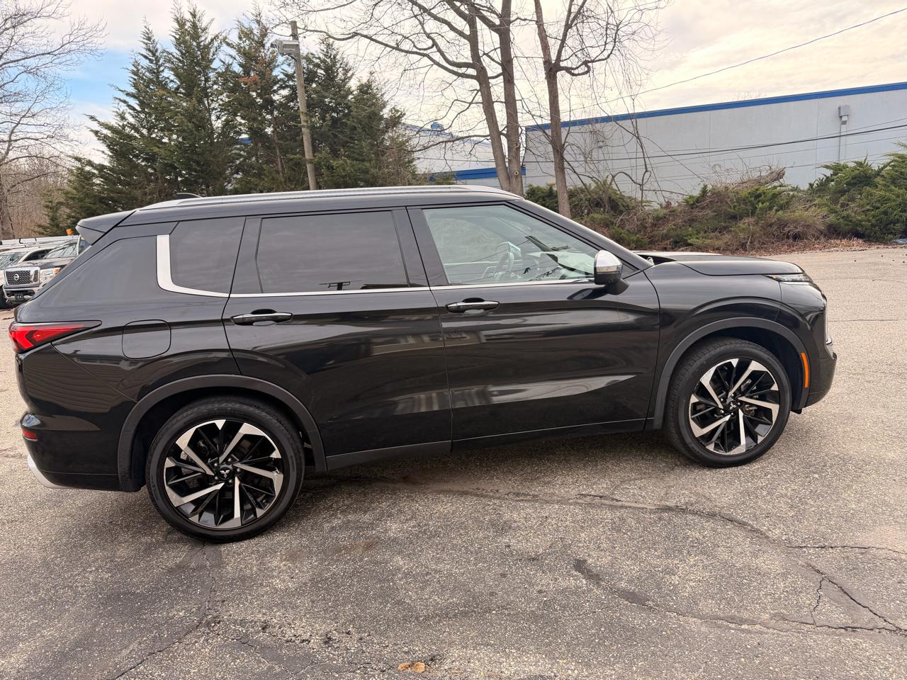 Mitsubishi Outlander SEL FWD 2022