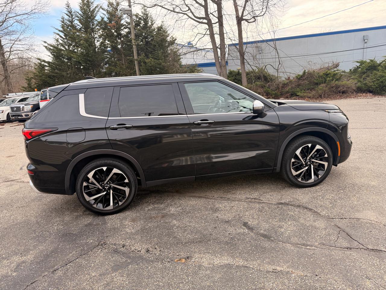 Mitsubishi Outlander SEL FWD 2022