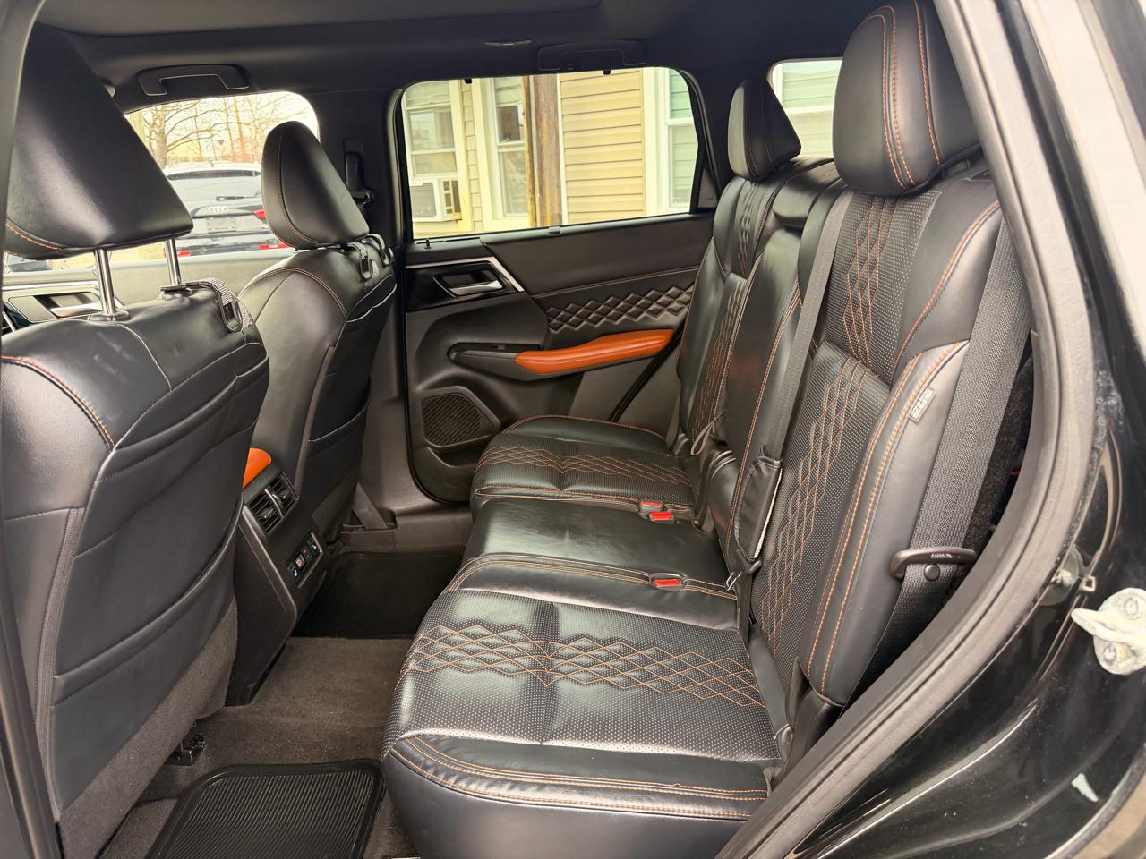 Mitsubishi Outlander SEL FWD 2022