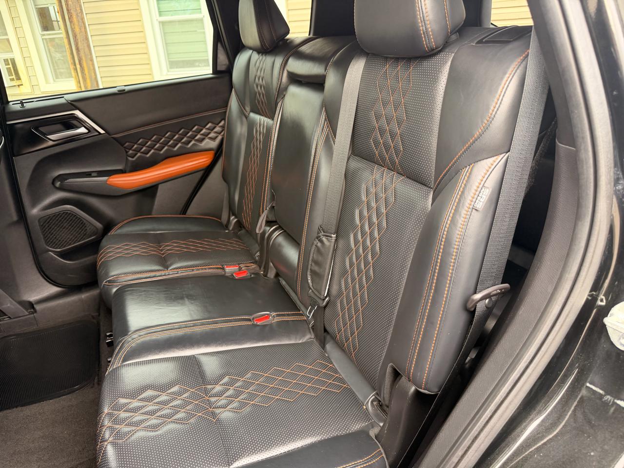 Mitsubishi Outlander SEL FWD 2022